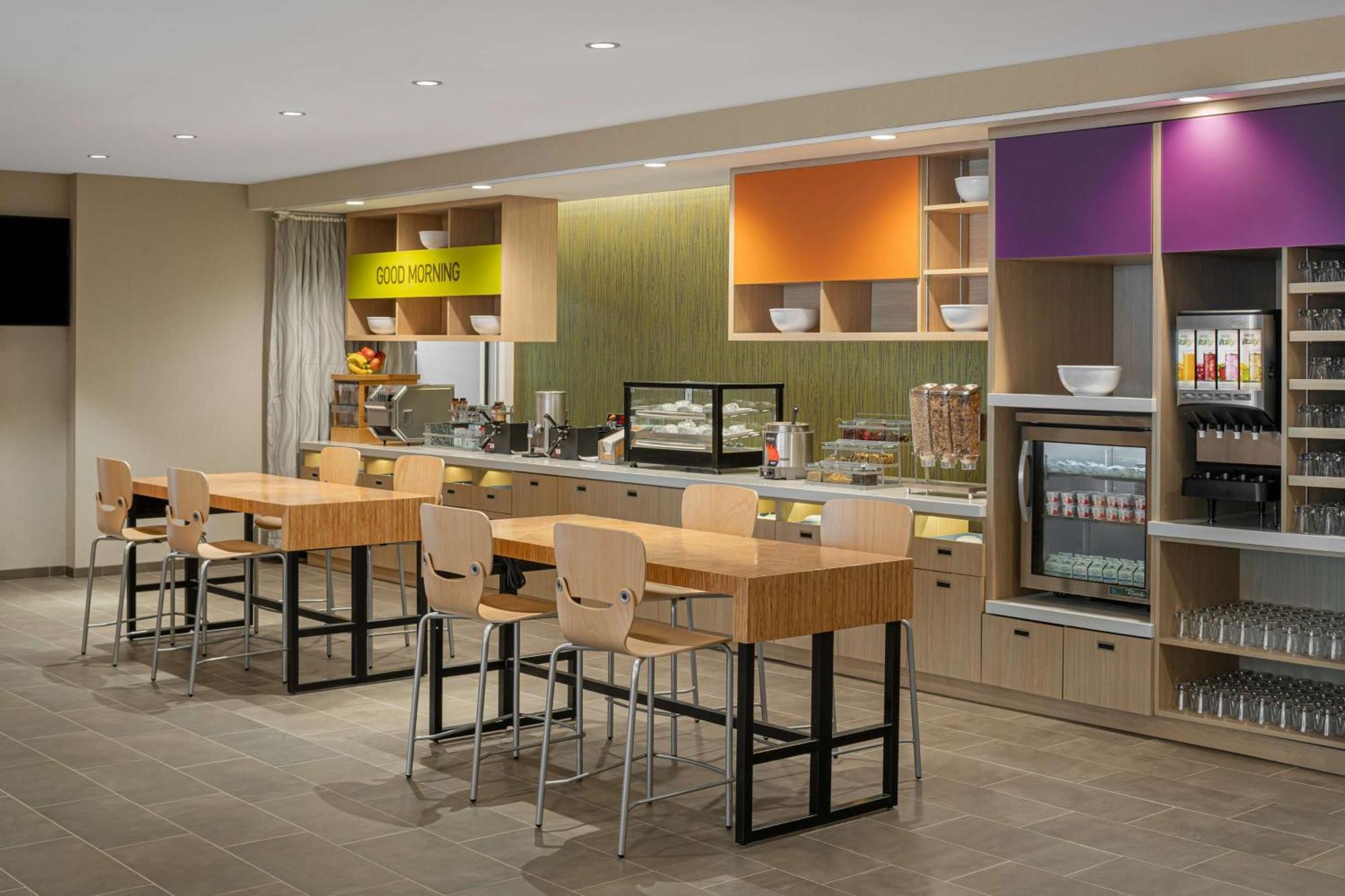 Home2 Suites By Hilton Des Moines At Drake University Kültér fotó