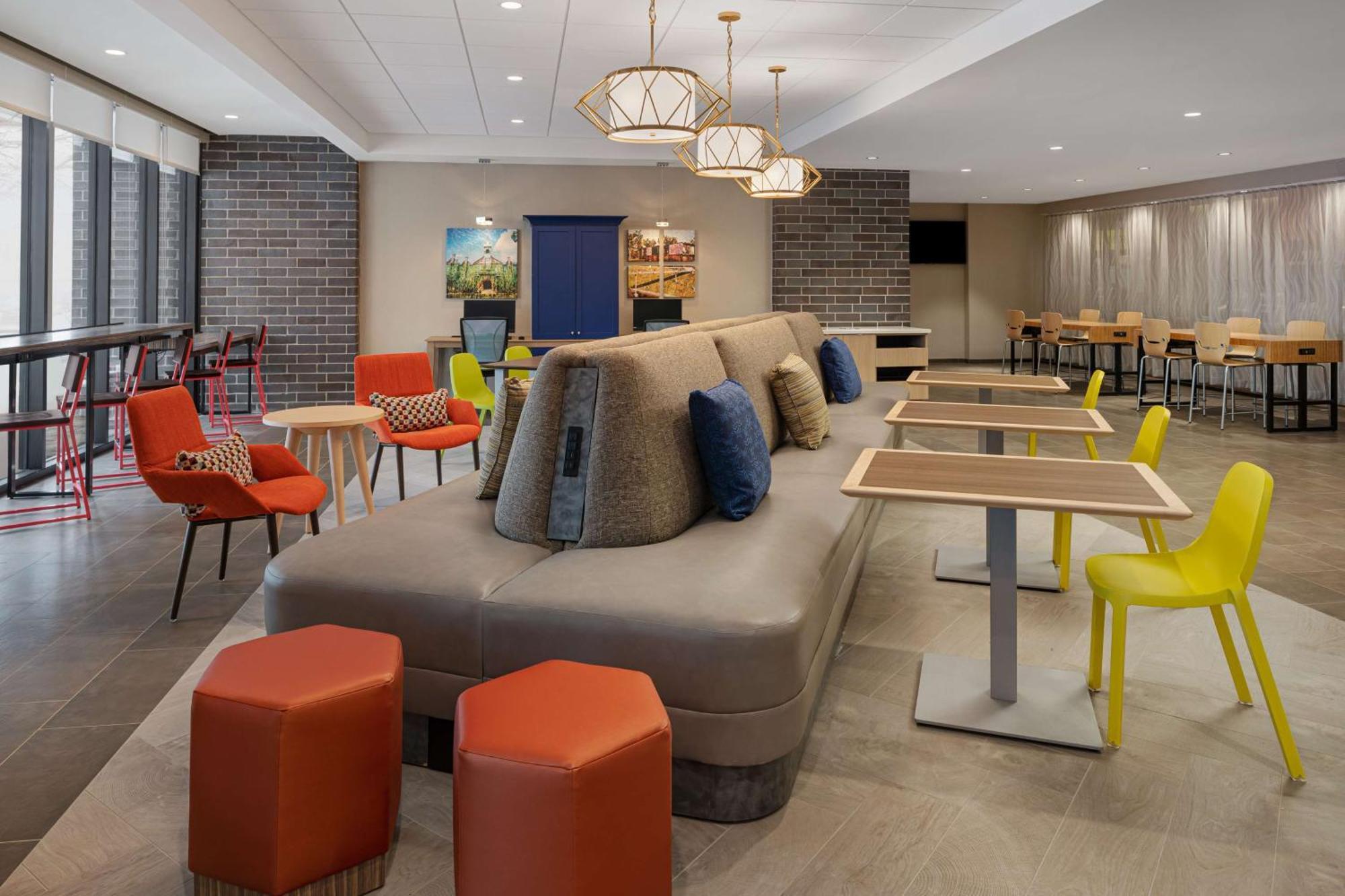 Home2 Suites By Hilton Des Moines At Drake University Kültér fotó