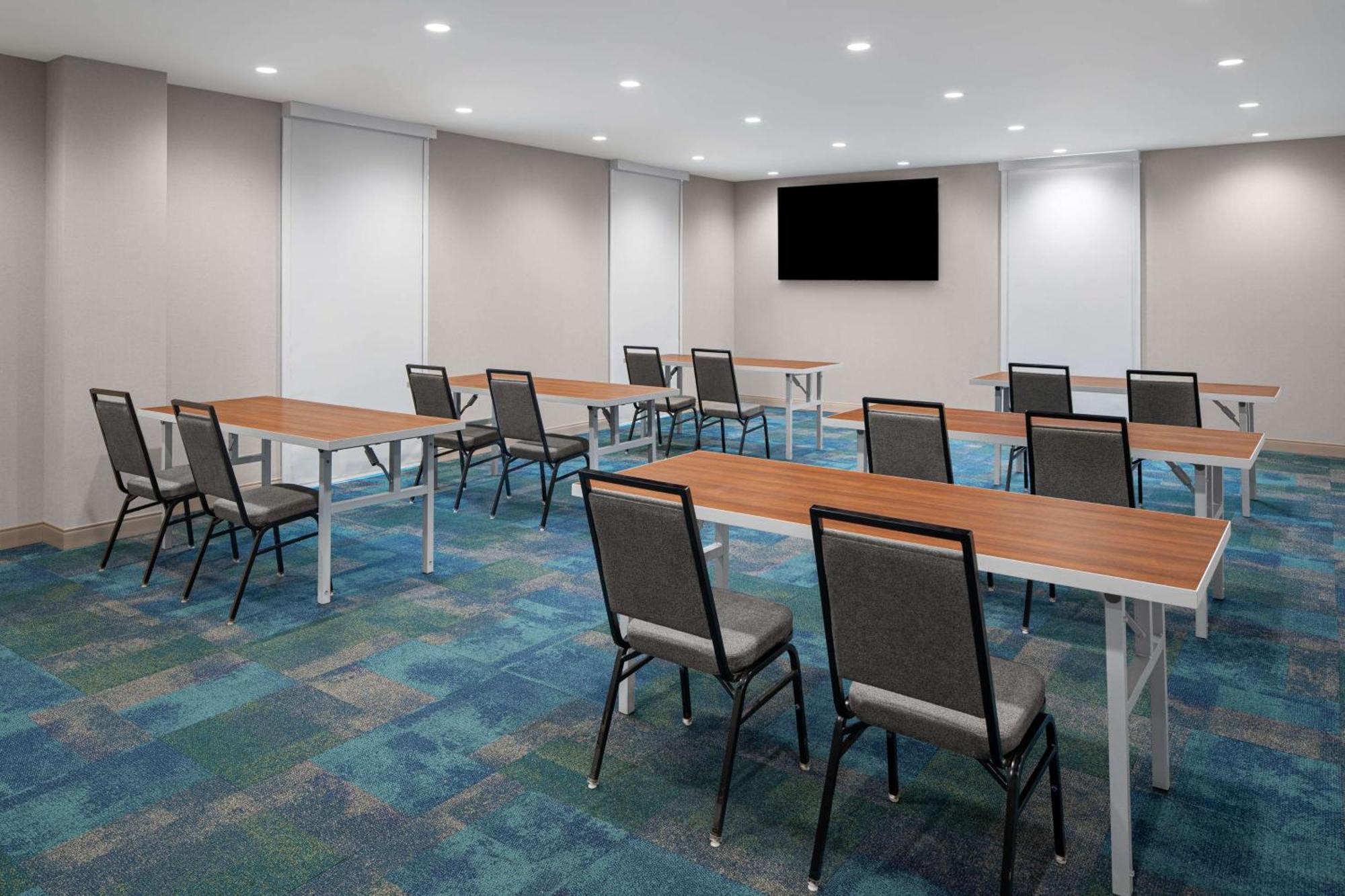 Home2 Suites By Hilton Des Moines At Drake University Kültér fotó