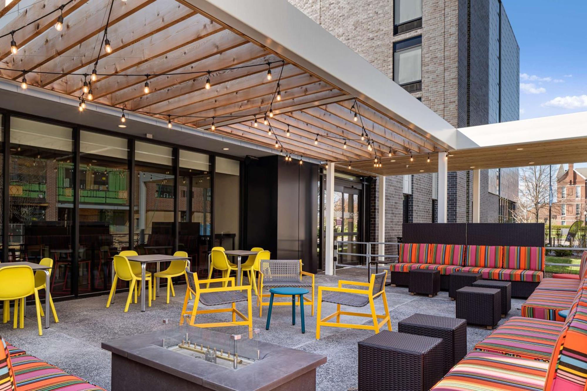 Home2 Suites By Hilton Des Moines At Drake University Kültér fotó